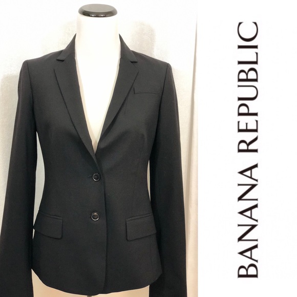 Banana Republic Jackets & Blazers - BANANA REPUBLIC Black Fitted Blazer